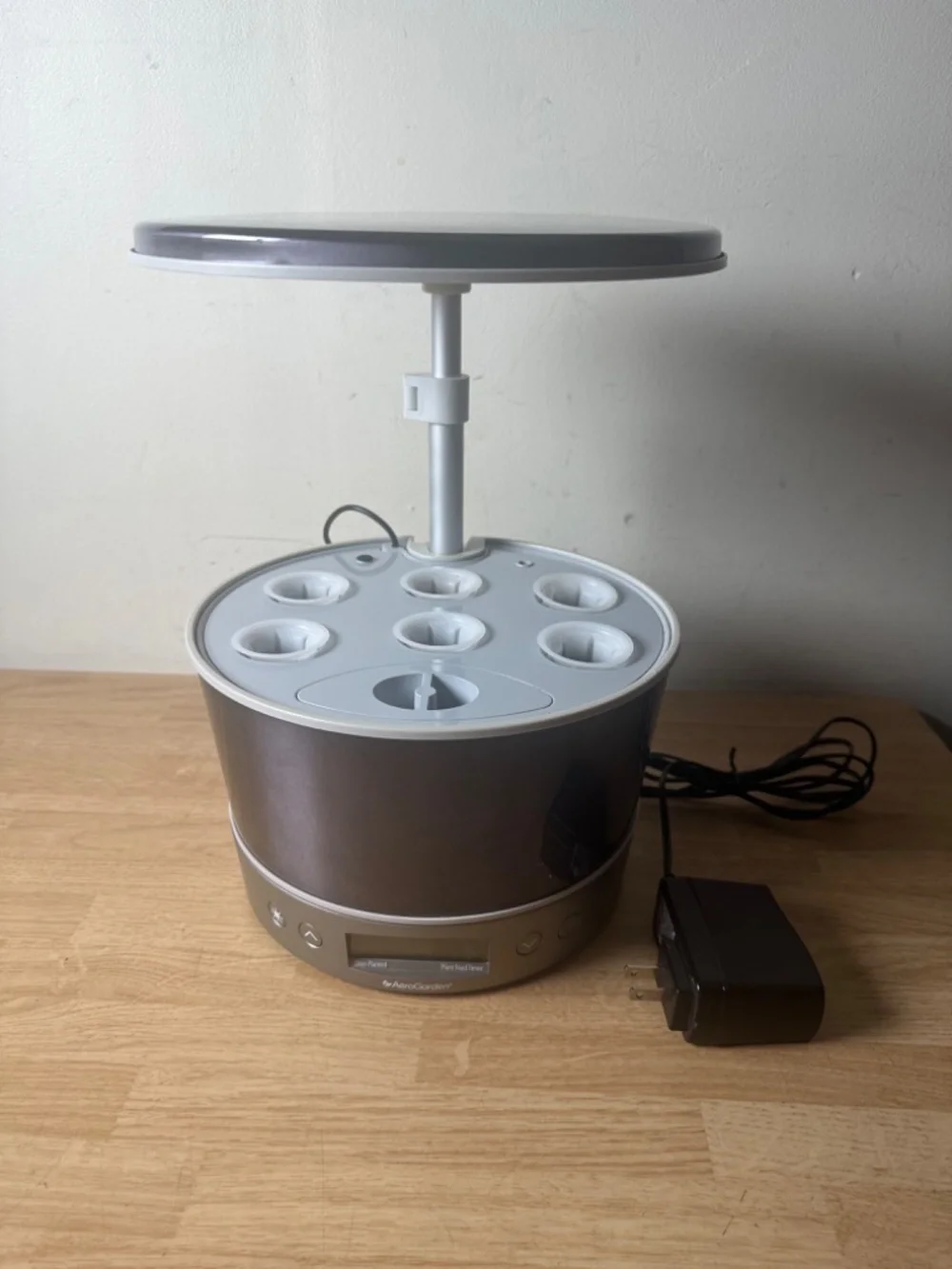 AEROGARDEN HARVEST 360 - 6-POD LED HYDROPONIC INDOOR GARDEN STAINLESS STEEL
